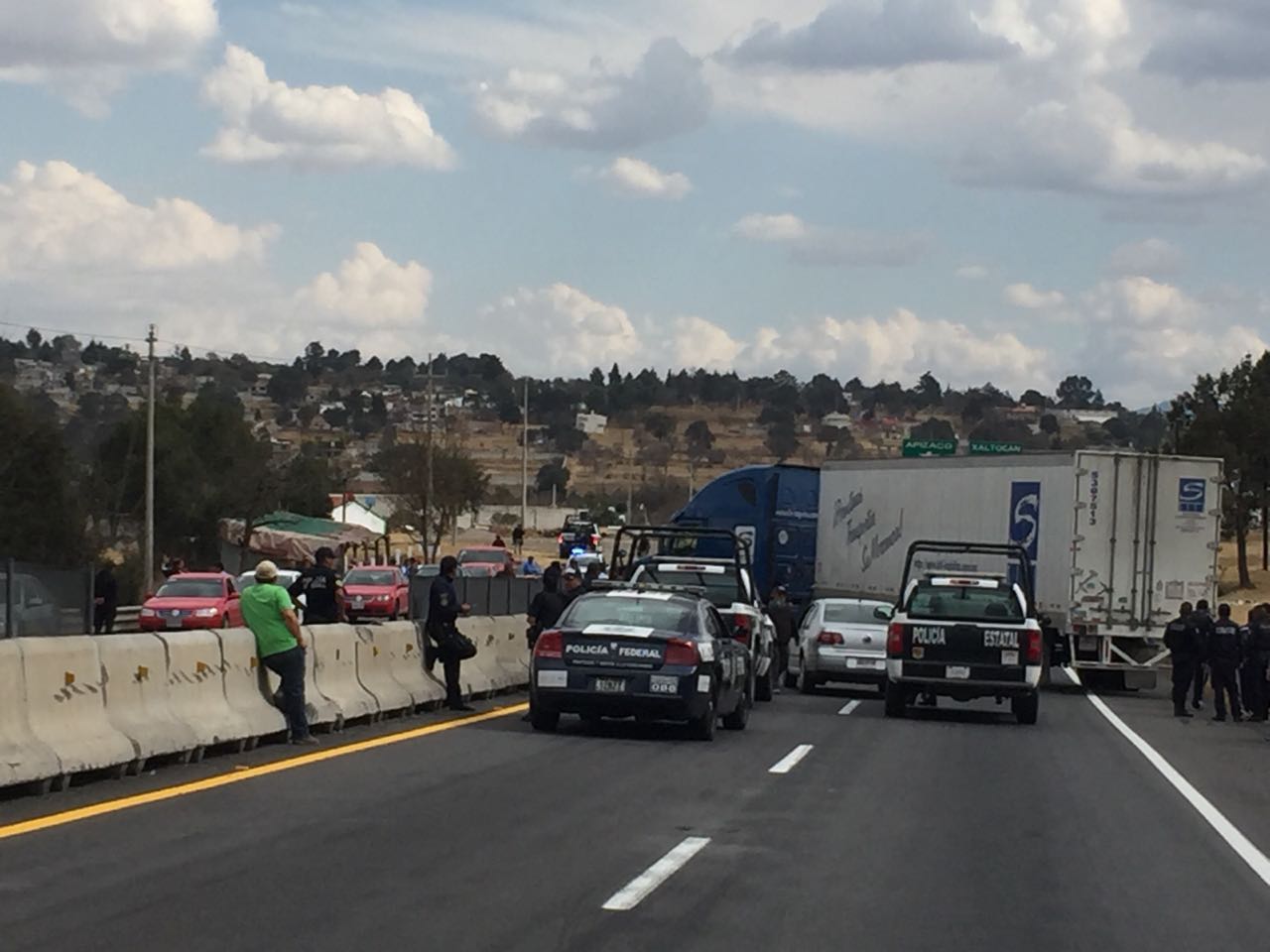 Se enfrentan asaltantes y policías en la carretera a Calpulapan